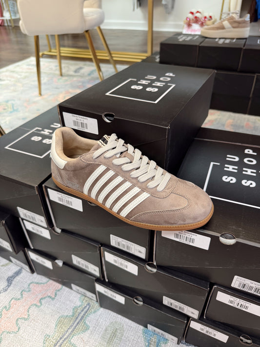 Stevie Sneakers