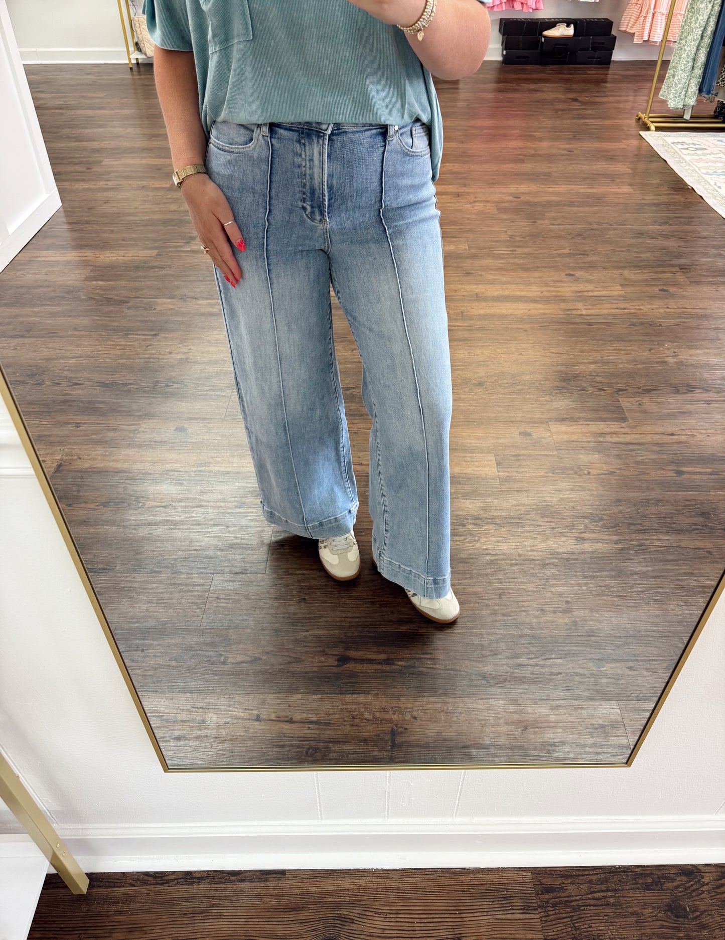 Detail Wide Leg Jeans | Light Denim